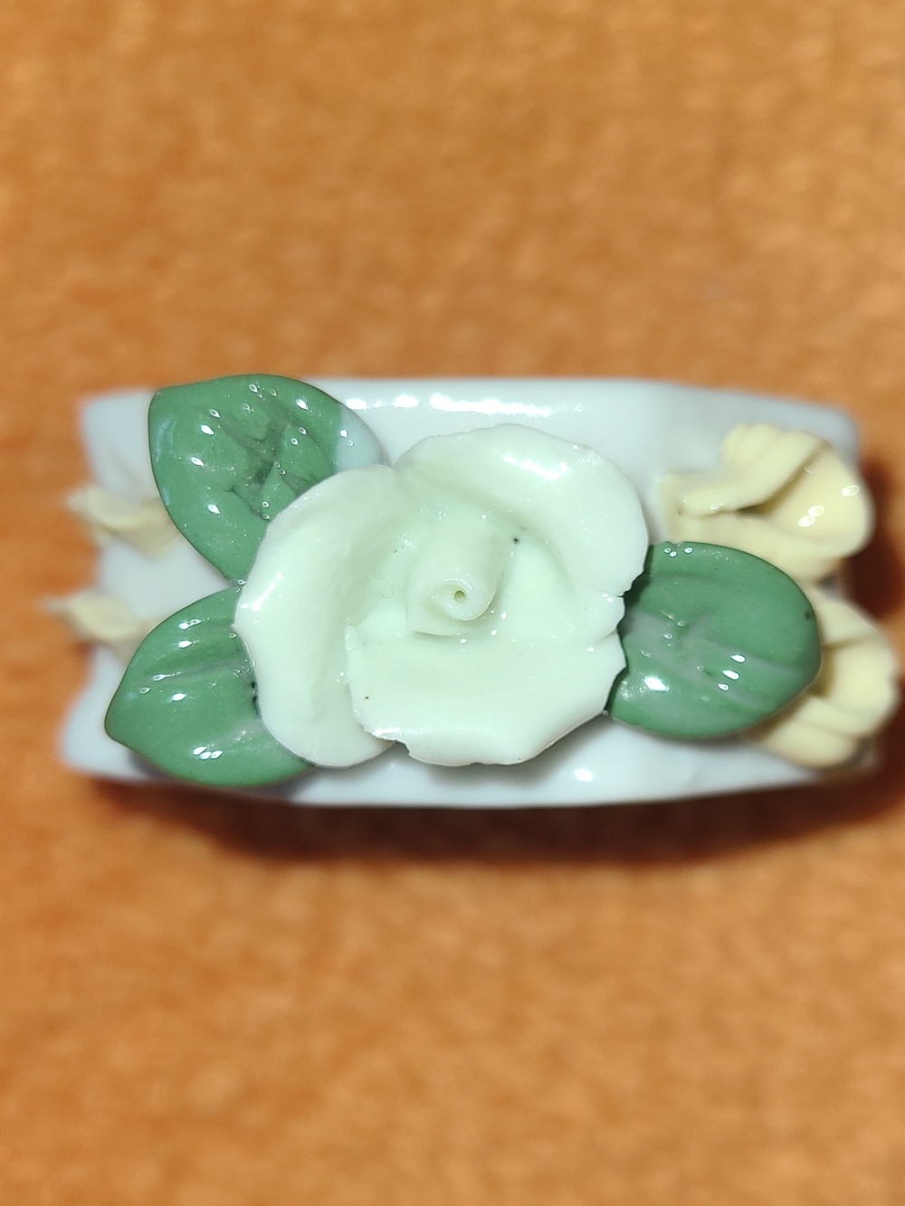 Capodemonte Style Flower Napkin Rings - Picture 7 of 8